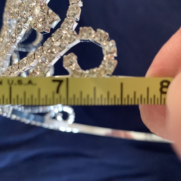 LARGE RHINESTONE TIARA - Picture 12 of 12